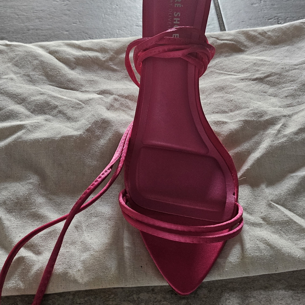 Chic Pink Strappy Heels